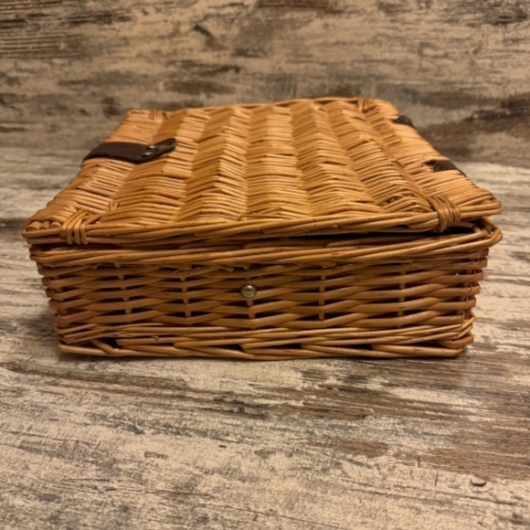 Wicker Storage Basket Decorative - Picture 7 of 8